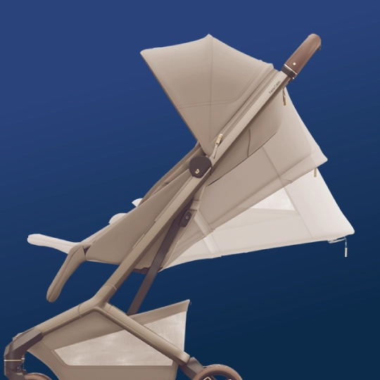 リクライニング3段階＆フットレスト2段階調整